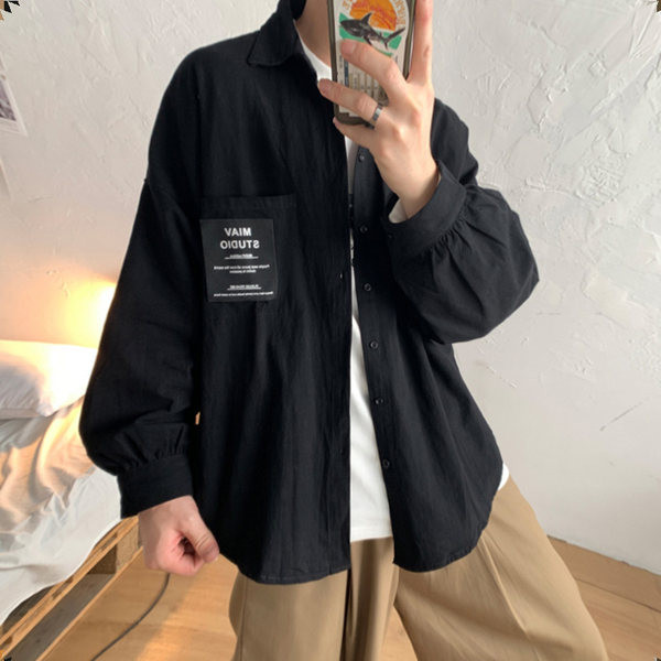 Широк модел мъжка риза с дълъг ръкав и емблема 