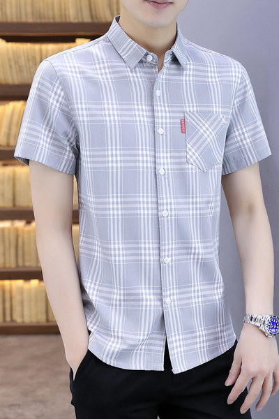 Модерна мъжка вталена риза с джоб и къс ръкав