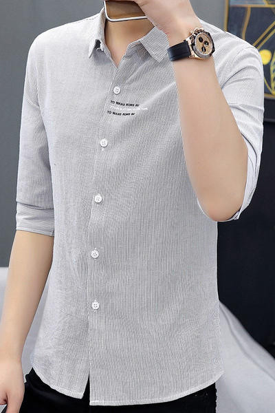 Актуална мъжка риза с надписи и 3/4 ръкав