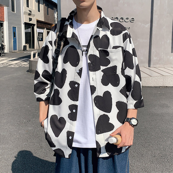 Мъжка риза с класическа яка и апликация сърце 