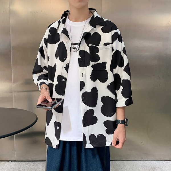 Мъжка риза с класическа яка и апликация сърце 