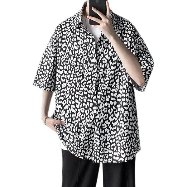 Лятна мъжка риза с къс ръкав и животински принт