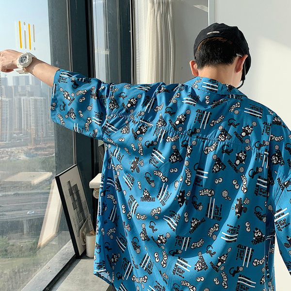 Лятна риза с къс ръкав в син цвят с щампа