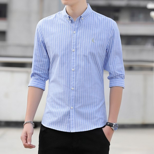 Модерна раирана риза с класическа яка и копчета