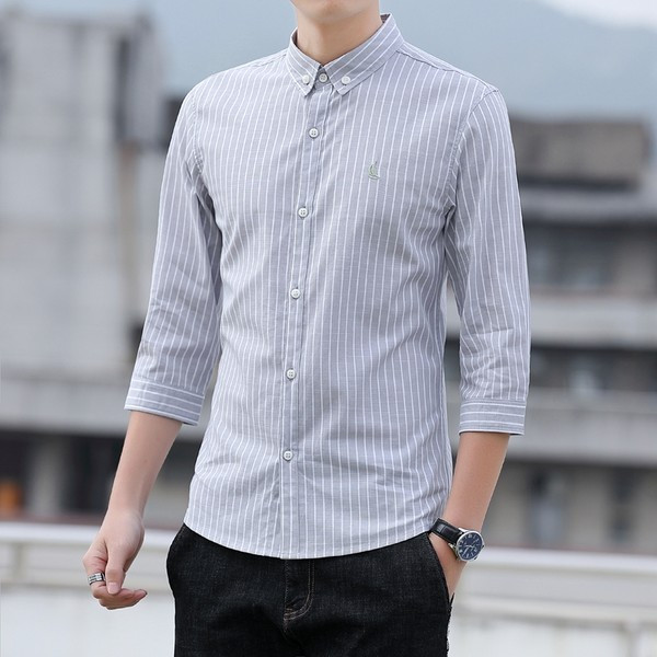 Модерна раирана риза с класическа яка и копчета