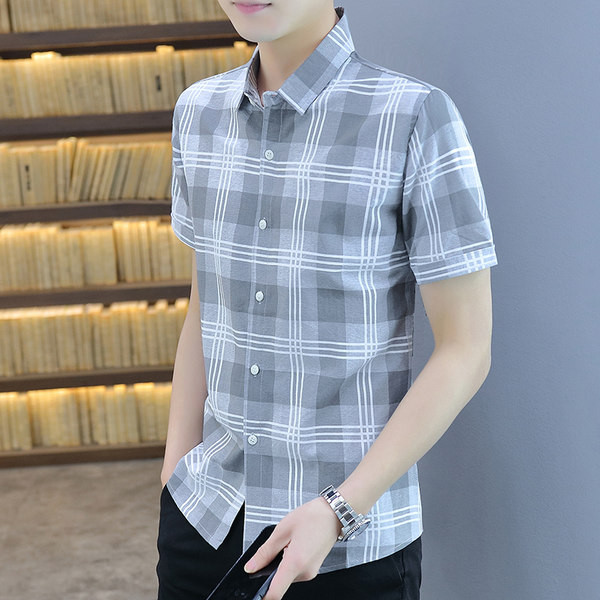 Карирана риза с копчета и класическа яка