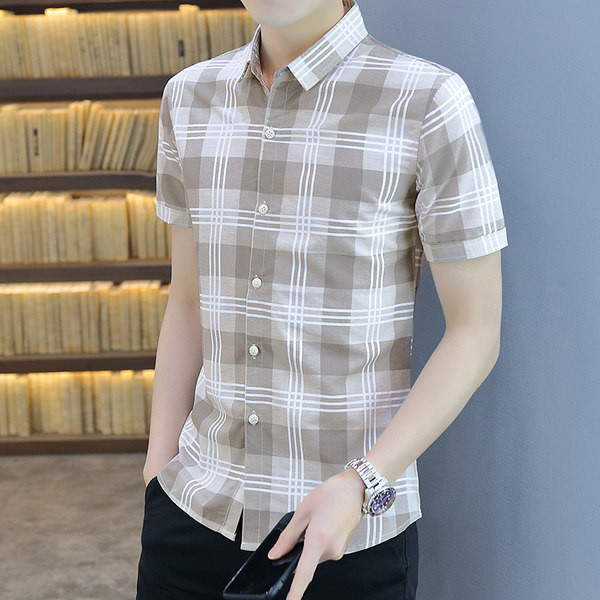 Карирана риза с копчета и класическа яка