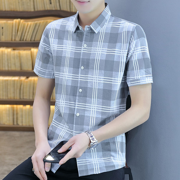 Карирана риза с копчета и класическа яка