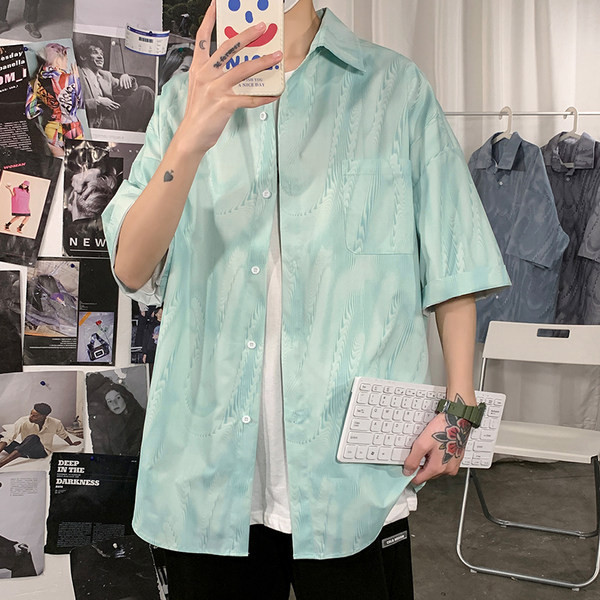 Широк модел лятна риза с джоб и преливащи се цветове