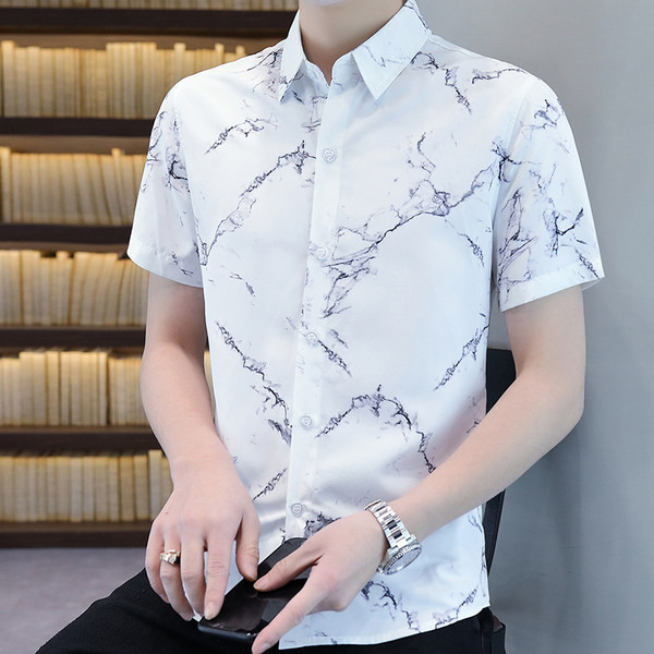 Цветна мъжка риза с класическа яка и къси ръкави