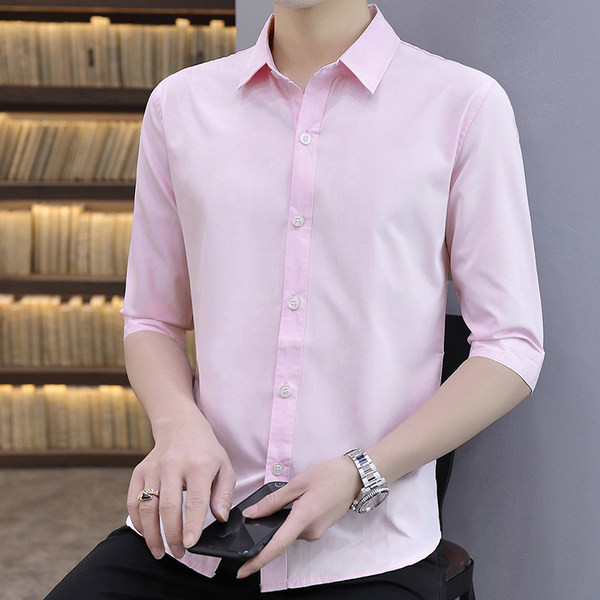 Модерна мъжка риза с класическа яка-изчистен модел