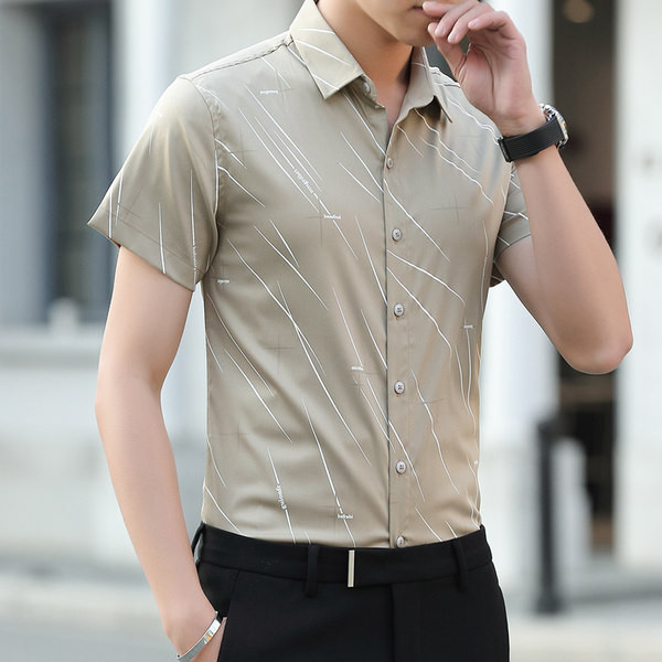 Мъжка модерна риза Slim модел с къс ръкав и копчета
