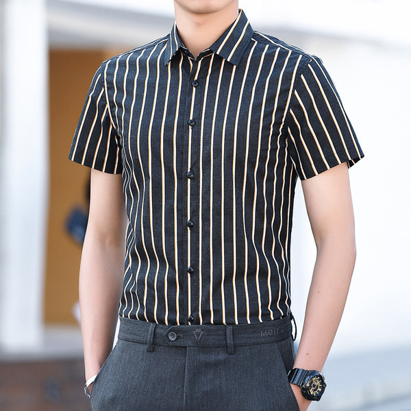 Актуална мъжка риза с къс ръкав