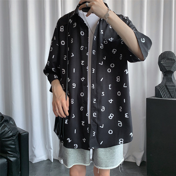 Лятна риза в бял и черен цвят с щампа - букви