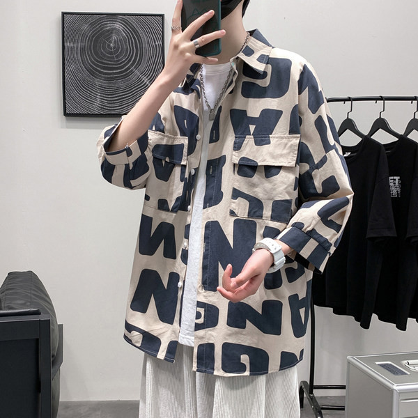 Лятна риза с големи джобове и щампа - букви