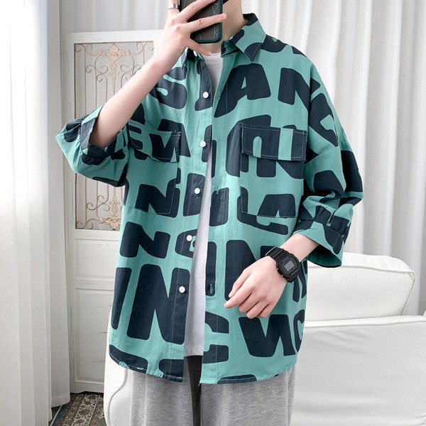 Лятна риза с големи джобове и щампа - букви