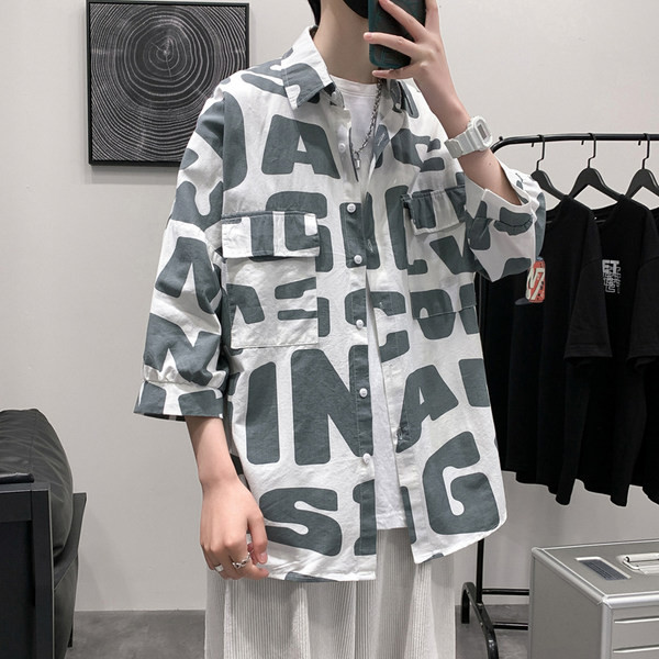 Лятна риза с големи джобове и щампа - букви