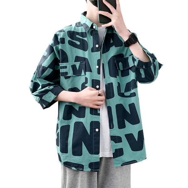 Лятна риза с големи джобове и щампа - букви