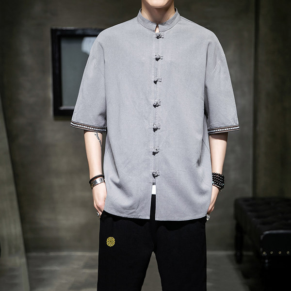 Модерна мъжка риза с копчета с ниска яка