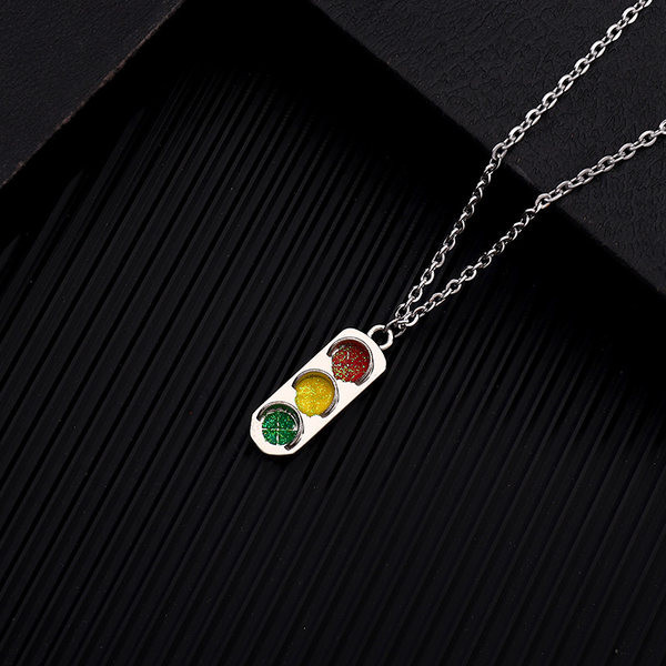 Актуална мъжка стоманена верижка с висулка светофар