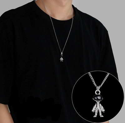 Мъжка верижка с висулка астронавт - два модела