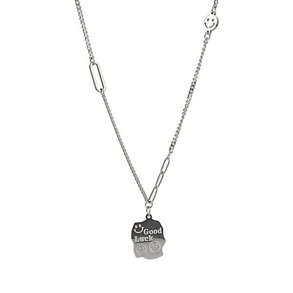 Moderan muški lanac s privjeskom i natpisom Sretno