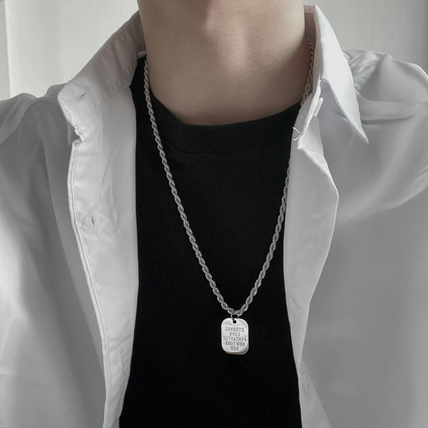 Καθημερινή ανδρική αλυσίδα με μενταγιόν και επιγραφή