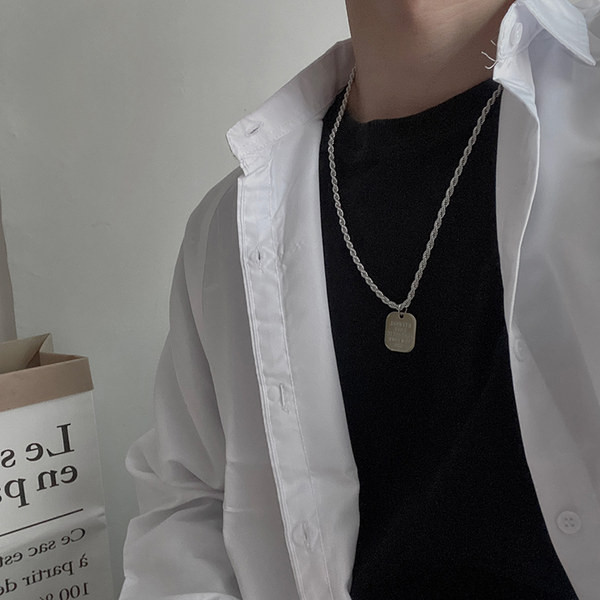 Καθημερινή ανδρική αλυσίδα με μενταγιόν και επιγραφή