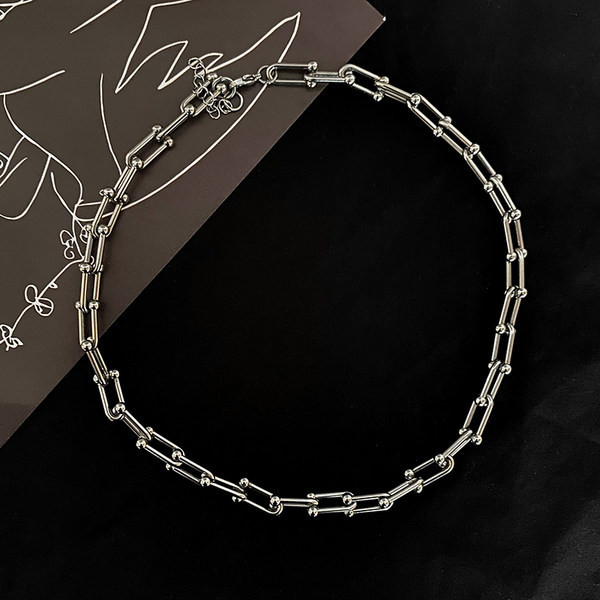 Moderni kratki model čeličnog muškog lanca