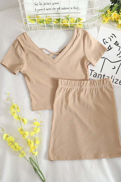 Moderan komplet iz dva dijela - suknja i majica