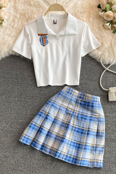 Ženski komplet iz dva dijela sa klasičnom kragnom i visokim strukom