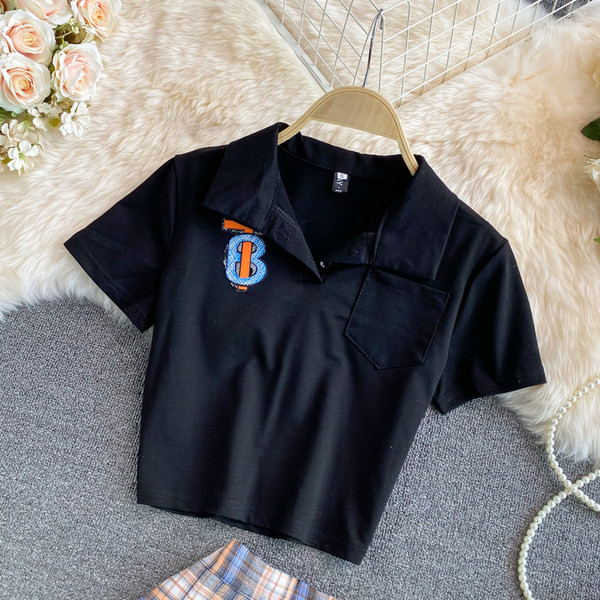 Ženski komplet iz dva dijela sa klasičnom kragnom i visokim strukom