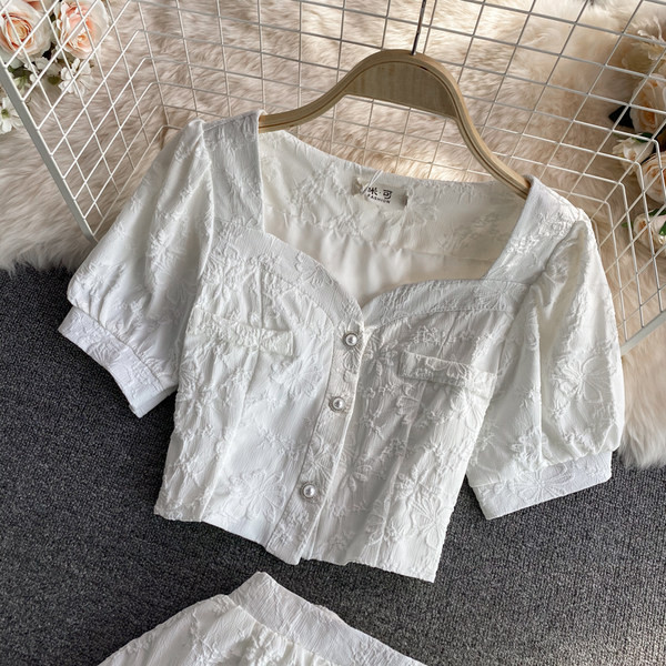 Ženski komplet iz dva dela u bijeloj i crnoj boji