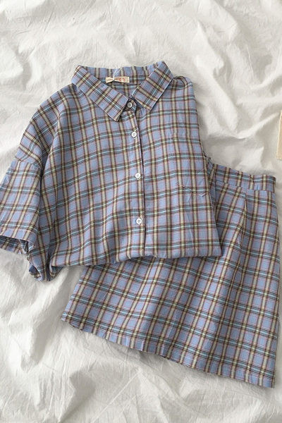 Karirani ženski komplet s gumbima