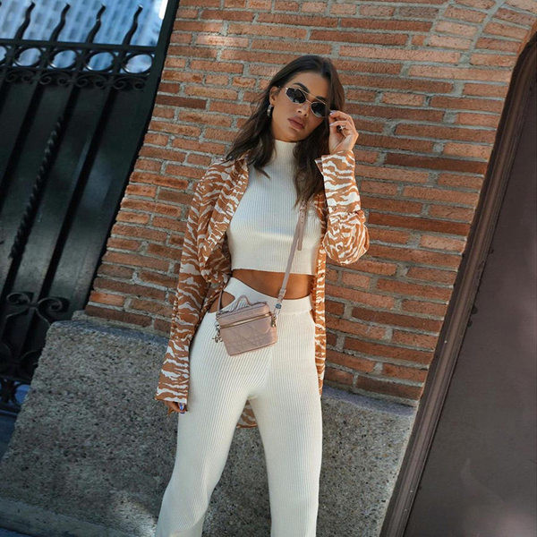 Moderan komplet od samtastog žerseja