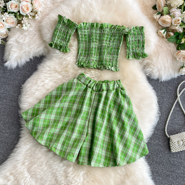 Ženski karirani komplet zelene boje iz dva dela