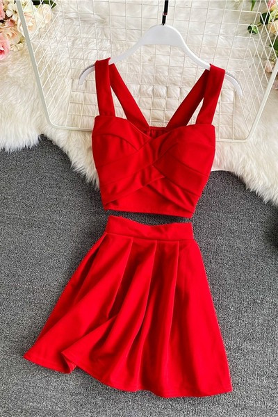 Vasaras sieviešu komplekts no divām daļām ar krusteniskām siksnām