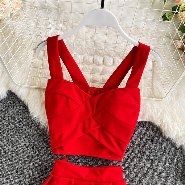 Vasaras sieviešu komplekts no divām daļām ar krusteniskām siksnām