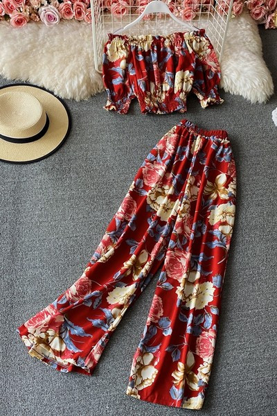 Ljetni ženski komplet sa cvjetnim uzorkom - dvodijelni