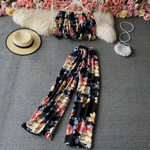 Ljetni ženski komplet sa cvjetnim uzorkom - dvodijelni