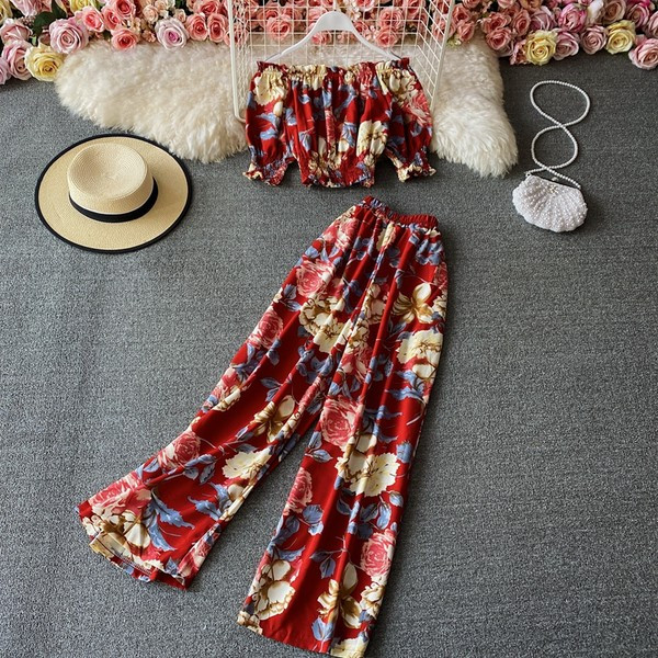 Ljetni ženski komplet sa cvjetnim uzorkom - dvodijelni