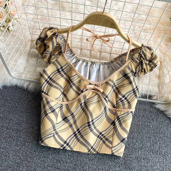 Novi model ženskog kompleta u bež boji - dvodijelni