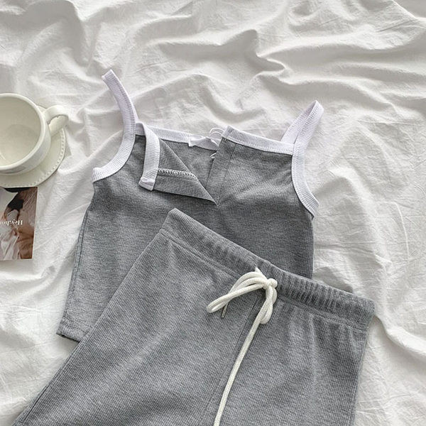 Dnevni ženski komplet iz dva dijela sa vezama