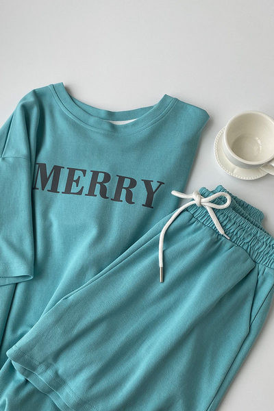 Dnevni set s natpisom i linkovima