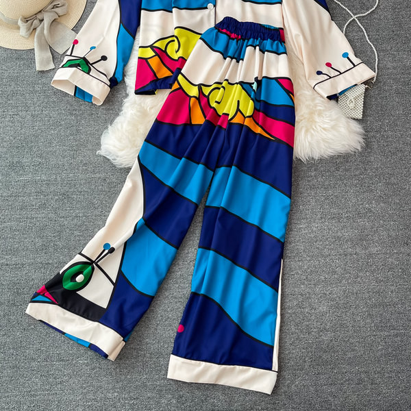 Ženski dnevni set iz dva dijela sa šarenim uzorkom