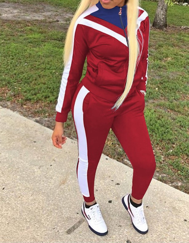 Нов модел спортен дамски екип от две части в син, черен и червен цвят