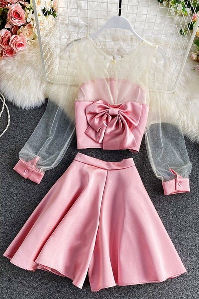 Aktualan ženski komplet sa trakom