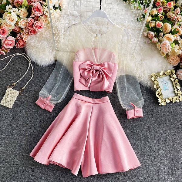 Aktualan ženski komplet sa trakom