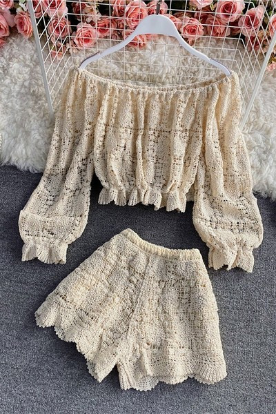 Ženski čipkani komplet iz dva dijela - hlače i bluza