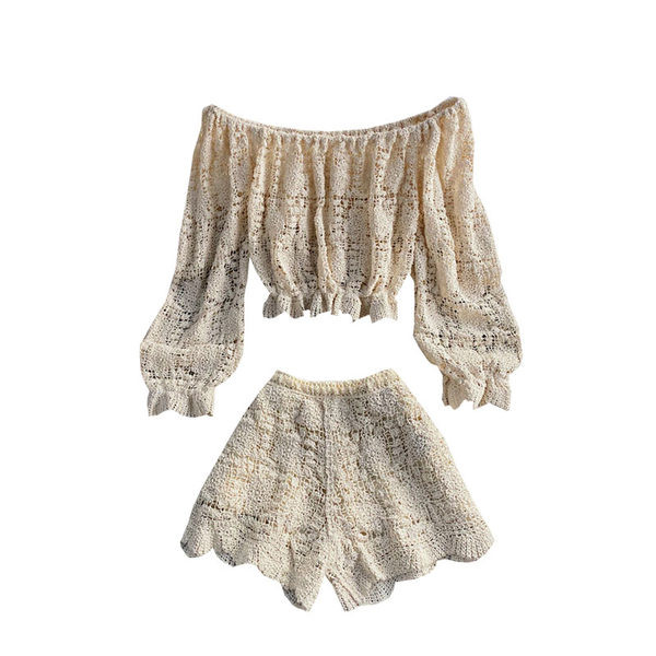 Ženski čipkani komplet iz dva dijela - hlače i bluza